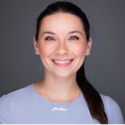 Justine Probert Headshot