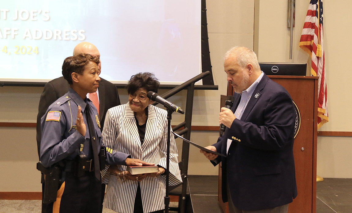 tracy stuart swearing-in ceremony