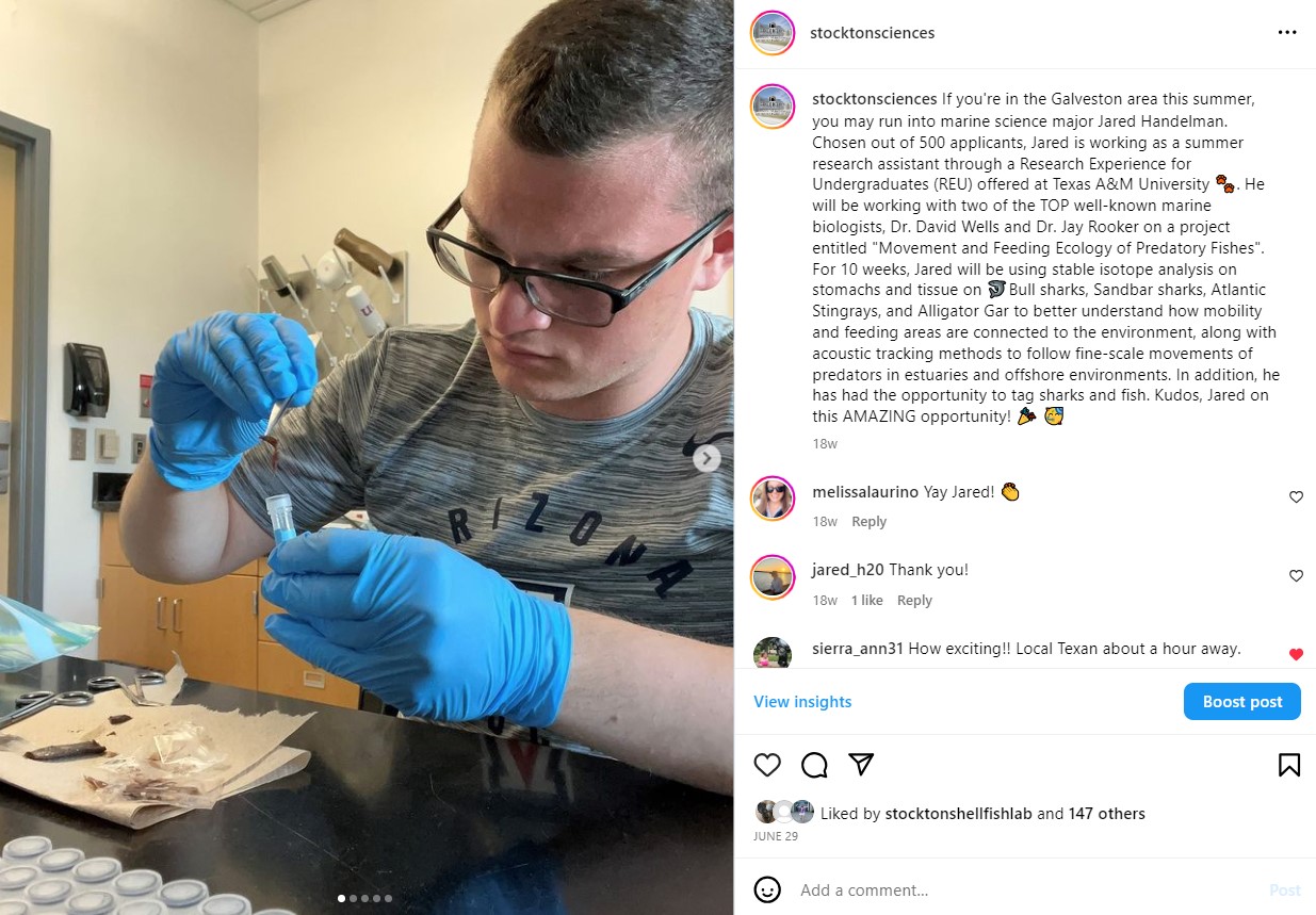 Marine Science alumnus Jared hadelman '24 in the lab at the Texas A&M Galveston Campus